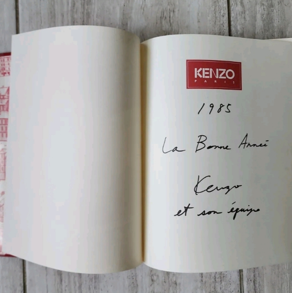 La Place Des Victoires" 1984 SAINT SIMON, KENZO. Signed Book. Fashion
